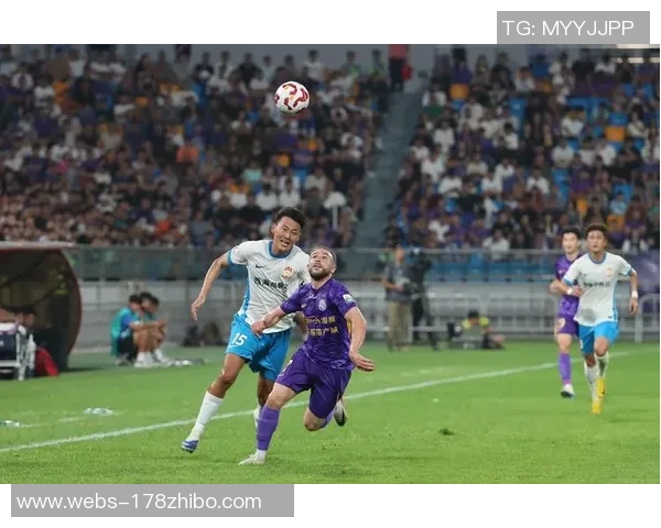 中超激战天津队迎战河南队双方全力争胜展现足球魅力与激情